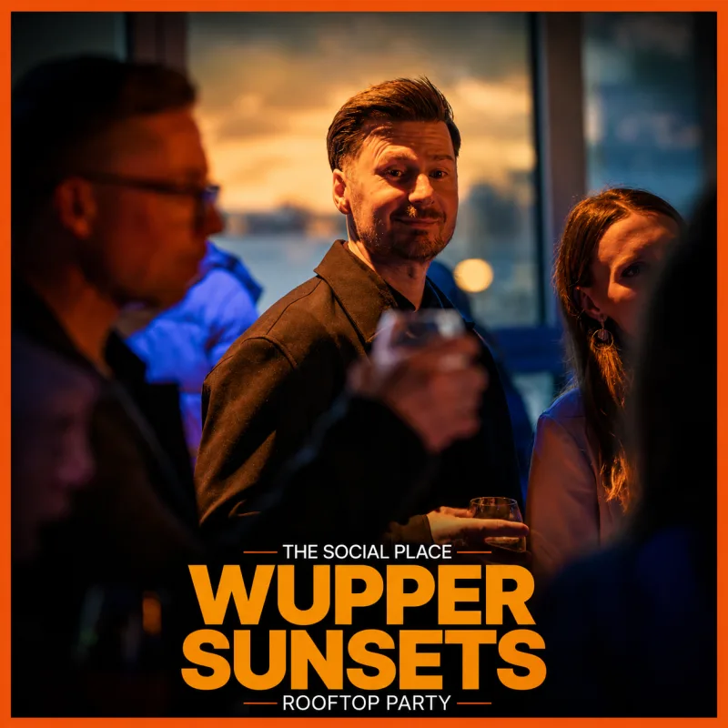 Wupper Sunsets — Drei Gäste in stilvollen Outfits